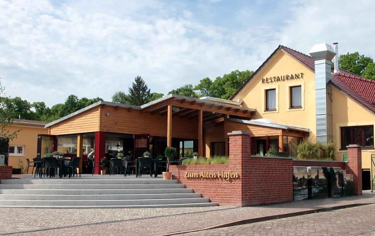 Zum Alten Hafen Rathenow Esterno foto